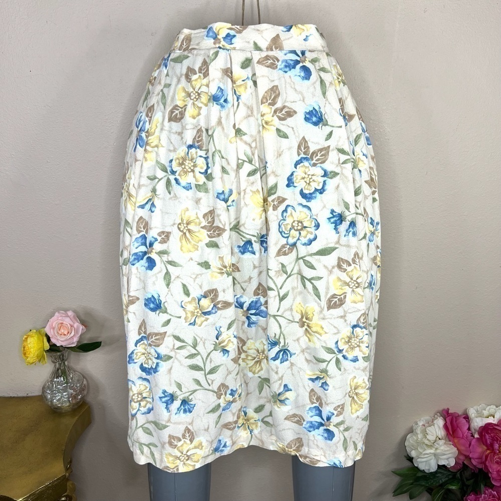 S Vintage 90’s Beige & Blue Floral Pleated Skirt Small Stretch Waistband